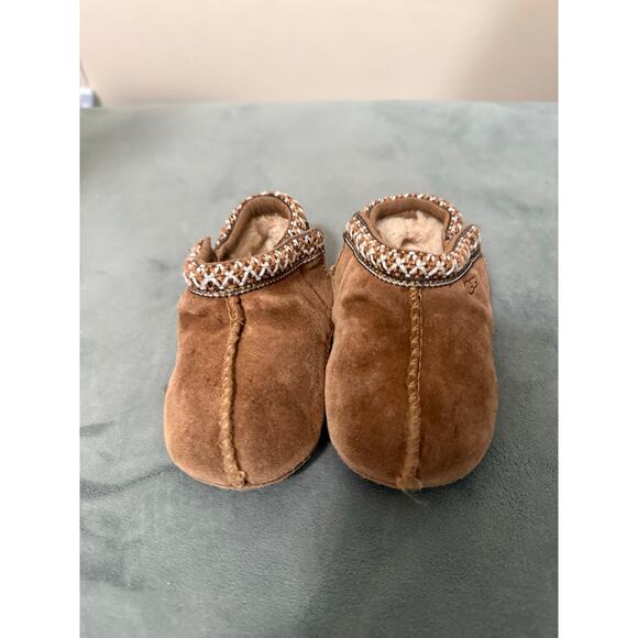 Size 4/5 Infant UGG Tasman - Picture 2 of 6